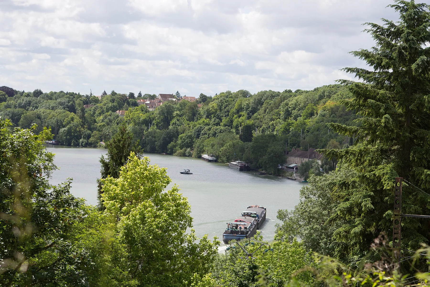 Panorama sur la vallée de la Seine depuis Saint-Fargeau